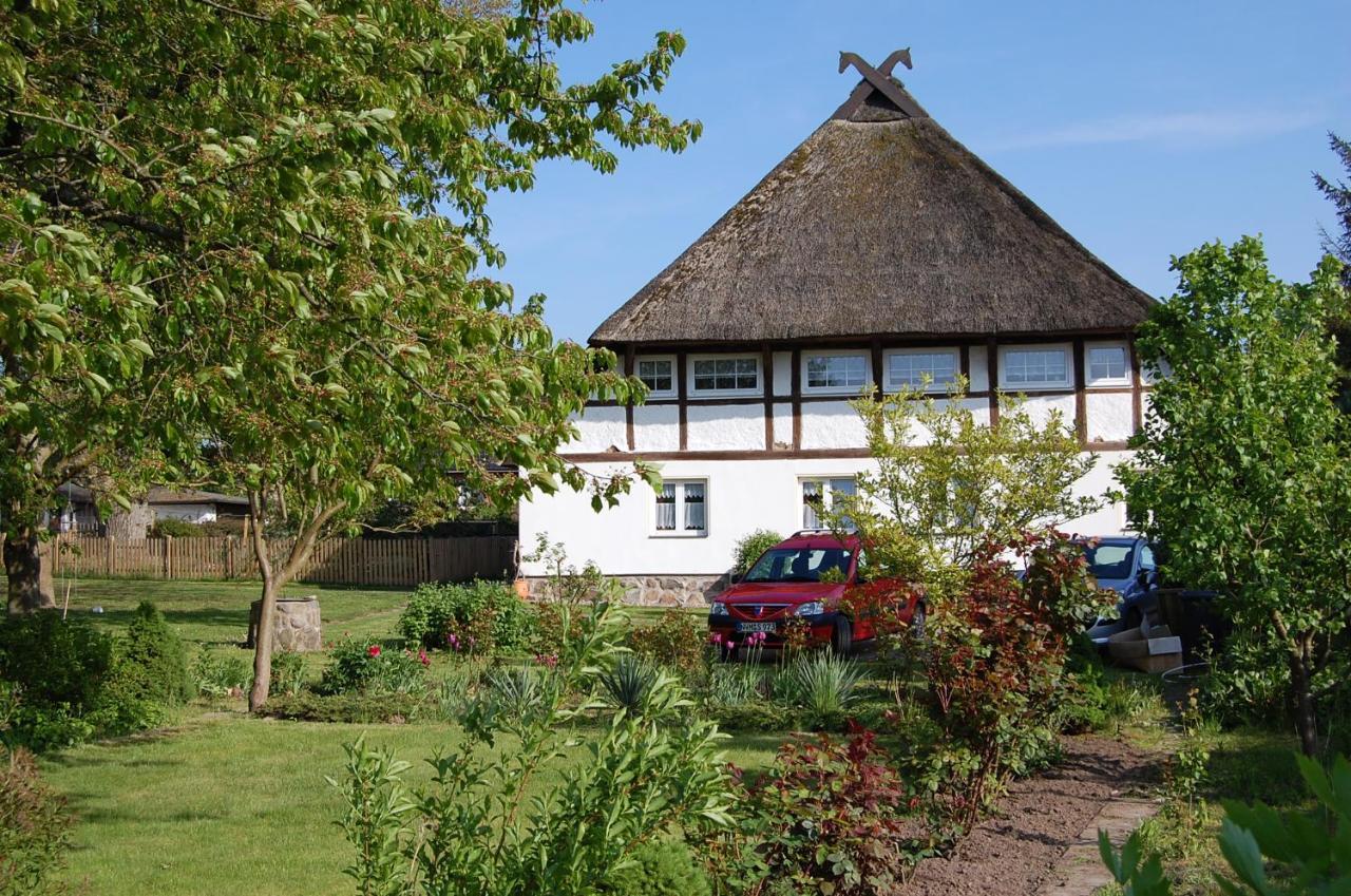 Gemuetliche Ferienwohnung Unterm Reetdach Boiensdorf Exterior photo